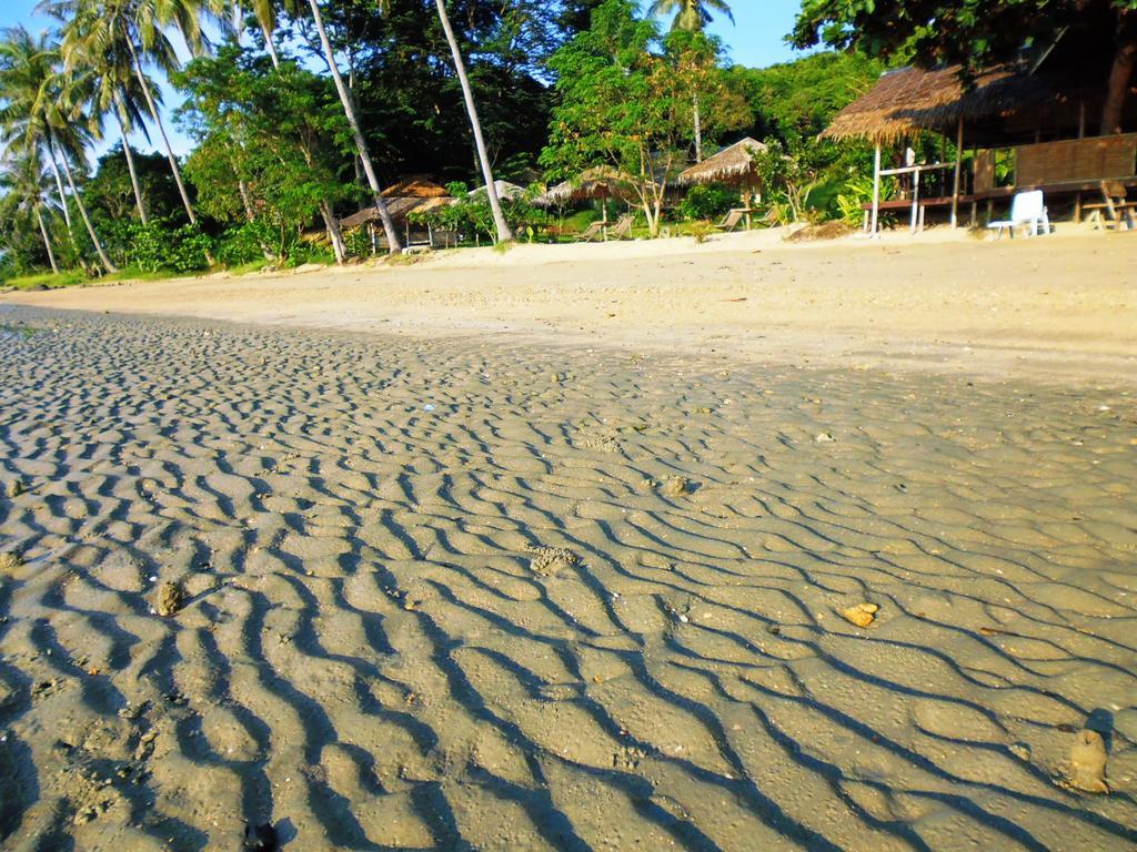 Tapik Beach Park Guest House Ел Нидо Екстериор снимка