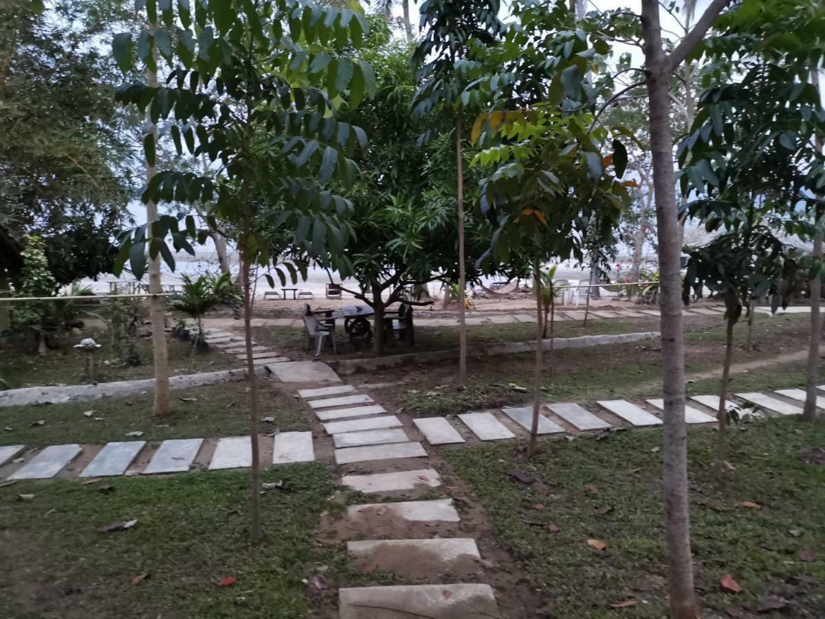 Tapik Beach Park Guest House Ел Нидо Екстериор снимка